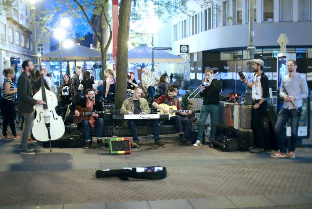 Gadjo Manouche gipsy swingom rasplesali Zagrepčane