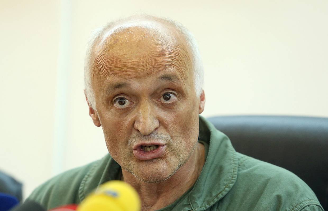 Selak: Banožić je nesposoban, a laž je da je zračni prostor iznad Mađarske tu noć bio zagušen