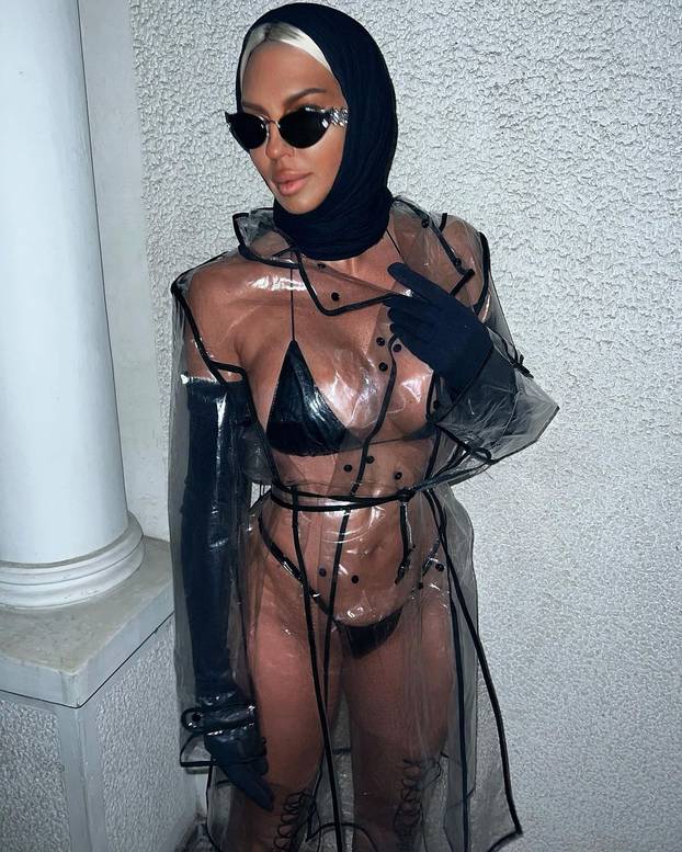 FOTO Još ne znate što odjenuti za Noć vještica? Jelena Karleuša je možda dobra inspiracija za to