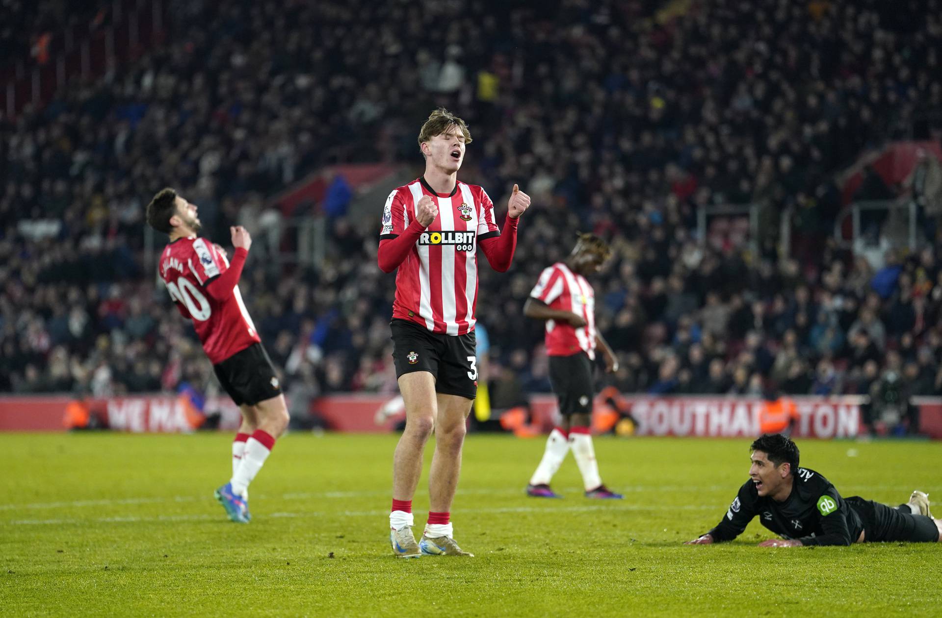 Southampton v West Ham United - Premier League - St Mary's Stadium