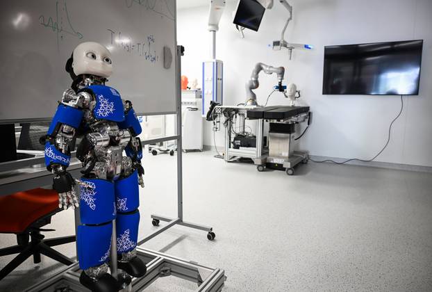 Zagreb: Obilazak Fakulteta strojarstva i brodogradnje