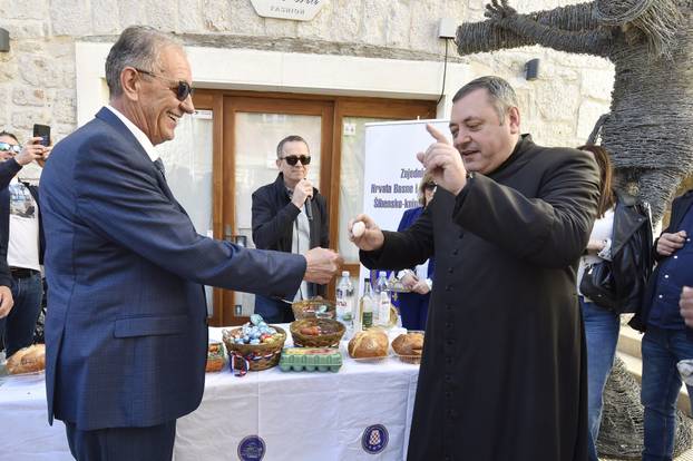 Vodice: 13. Tradicionalni turnir u tucanju jaja