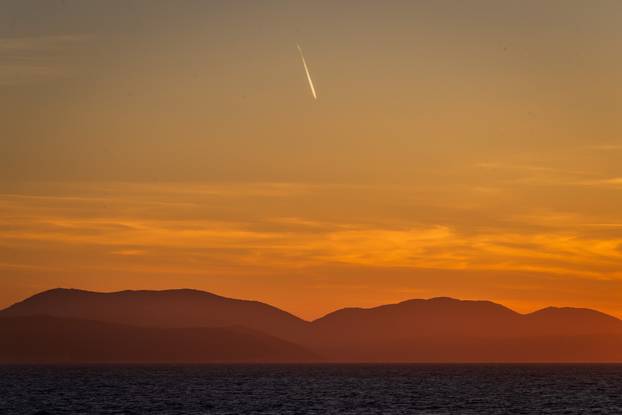 Vela Luka: Zalazak sunca promatran sa trajekta Oliver