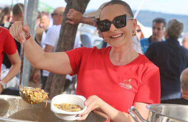 Kaštela: Najveća do sada “Fešta o boba”.