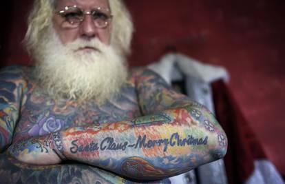 Tetovirao 94 posto kože:  Krivo si je napisao 'Sretan Božić'