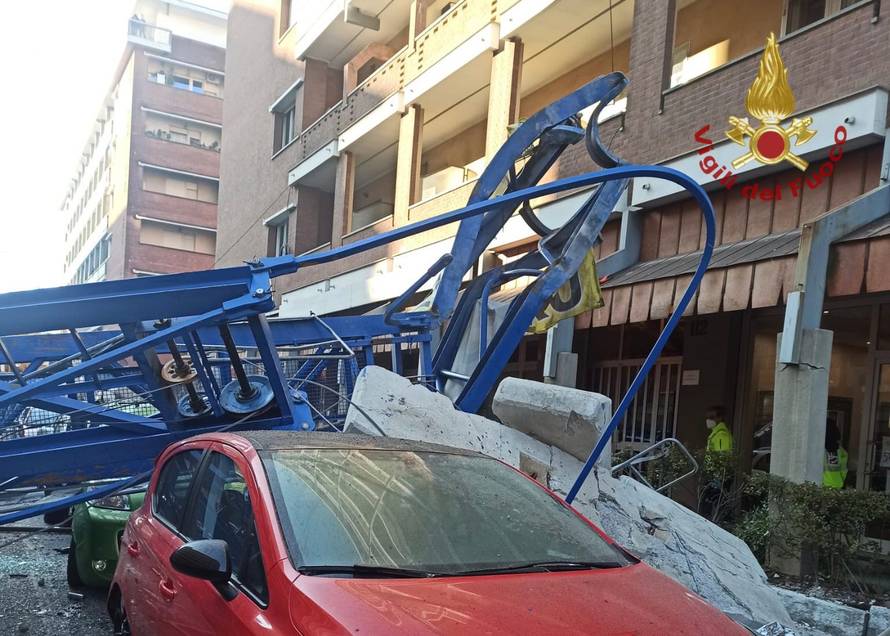 Stanovnici Torina u šoku: 'To je mogao biti masakr! Stanica za bus je tu, a ljudi idu i u poštu'
