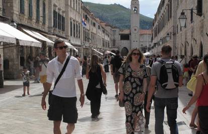 Tri tjedna nakon svadbe D. Srna se vratio u Dubrovnik