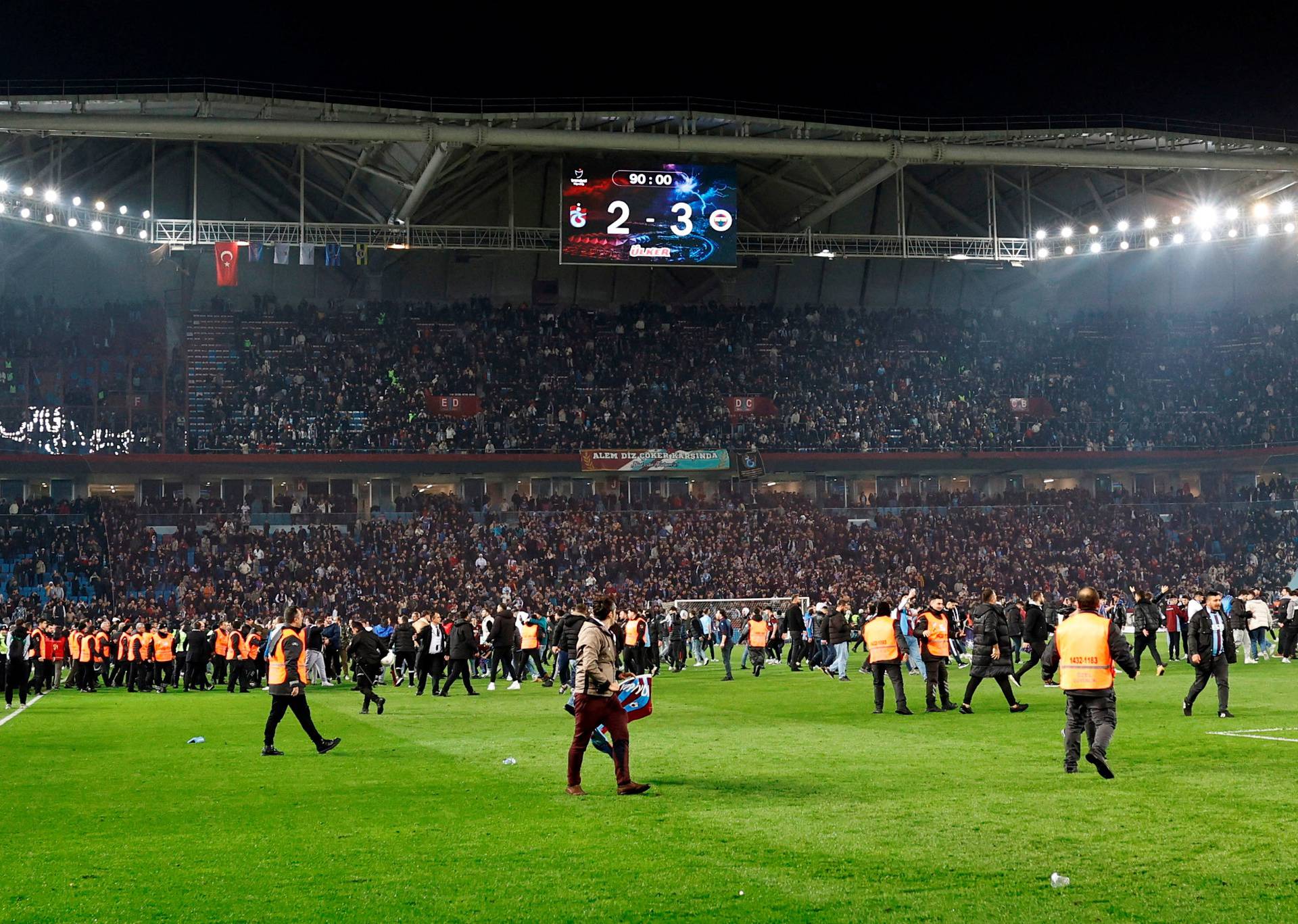 Super Lig - Trabzonspor v Fenerbahce