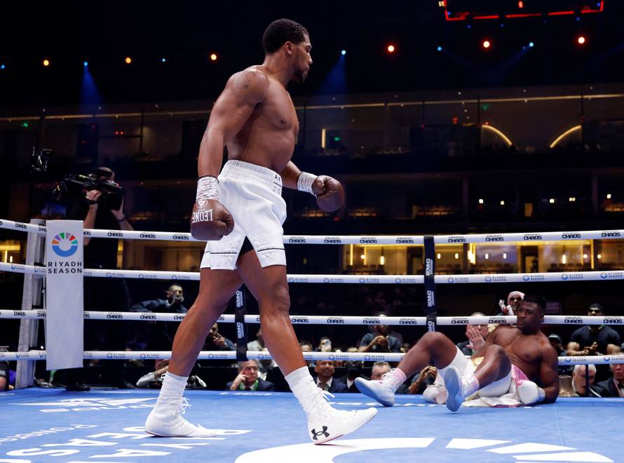 Anthony Joshua v Francis Ngannou