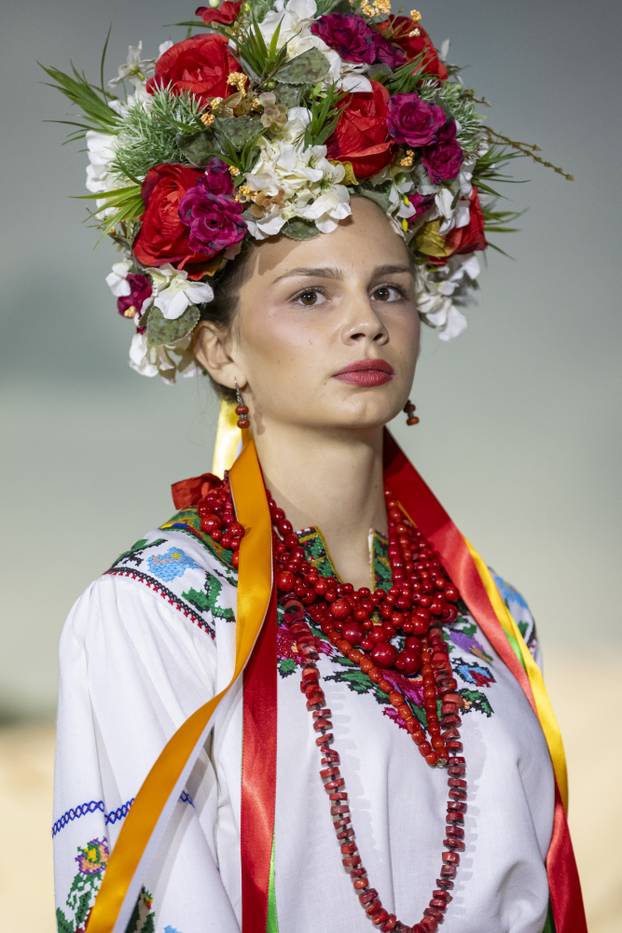 Vinkovci: Etno frizure svijeta na Vinkovačkim jesenima