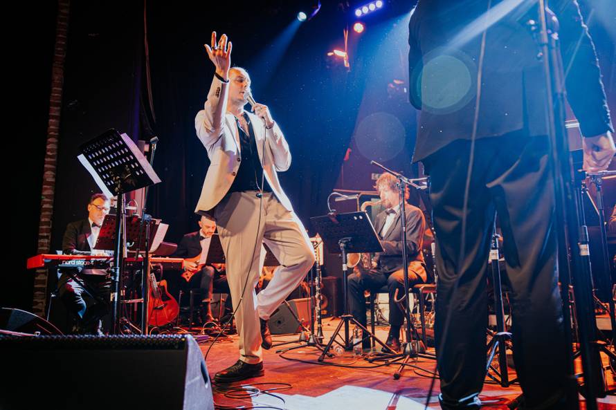 Najveći hitovi Zagrebačkog festivala ispunili su jučer prepunu Tvornicu kulture