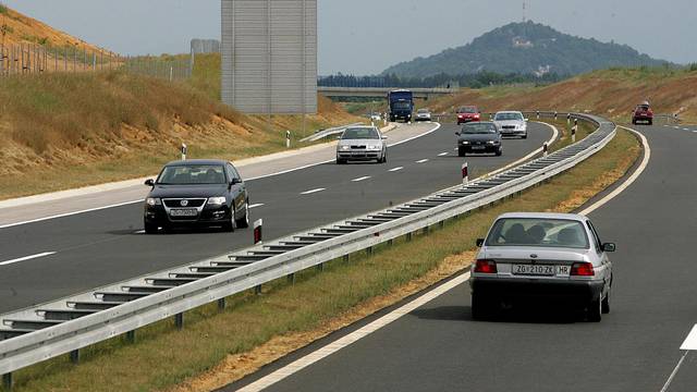 ARHIVA -  Najdulja hrvatska autocesta Zagreb Split puštena u promet 26.06.2005. godine