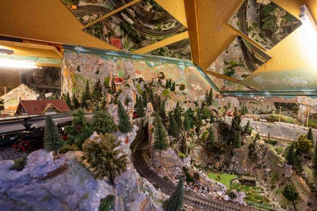 Oživio željeznicu koja je povezivala Konavle s Bečom: Pero je bajkovitu maketu gradio 12 godina