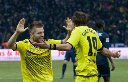 Borussia D. i dalje prva, Bayer uvjerljivo, gol Petrića u porazu 