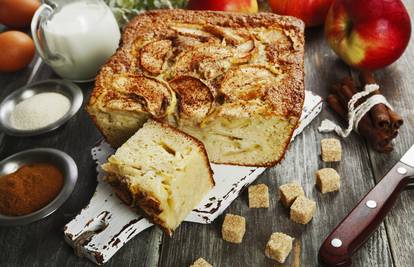 Za sve sladokusce: Napravite starinski kolač od jabuka i griza
