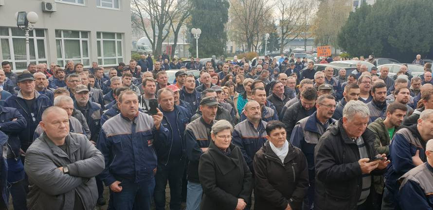 Radnici Đure Đakovića izašli su na ulice, traže plaće za listopad