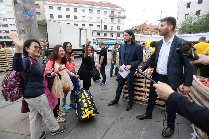 Proizvođač jagoda 'napao' Živi zid: Meni sigurno niste pomogli
