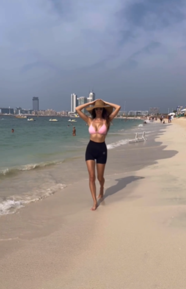 FOTO Prava ljepotica: Nova supruga slovenskog premijera ne boji se pozirati u tangama