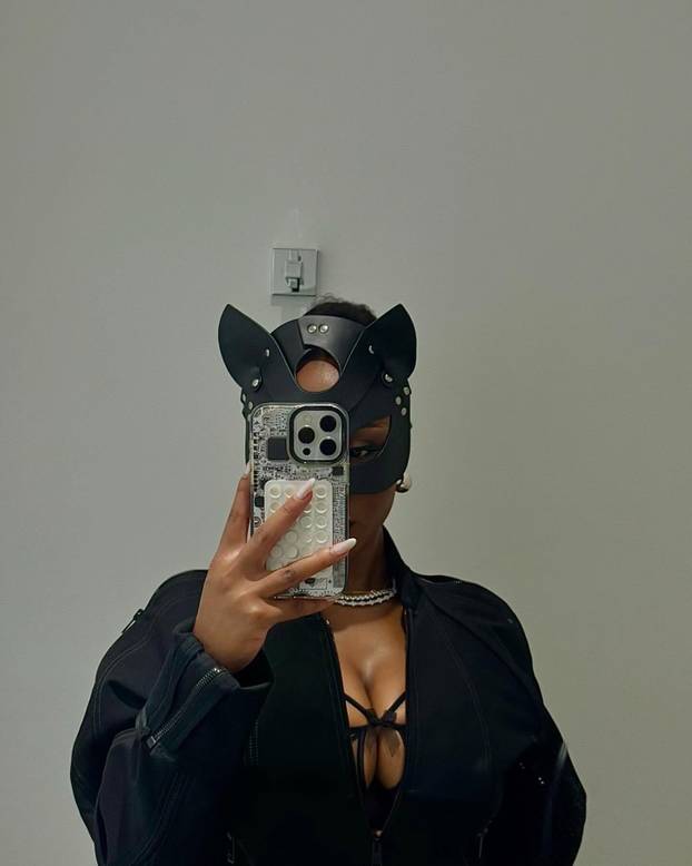 FOTO Arsenalovac osvojio njeno srce prije Premiershipa. Kupio i prsten koji vrijedi bogatstvo