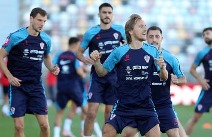 VIDEO Jedan 'vatreni' propustio trening na Rujevici, Hrvatska se priprema za okršaj s Latvijom