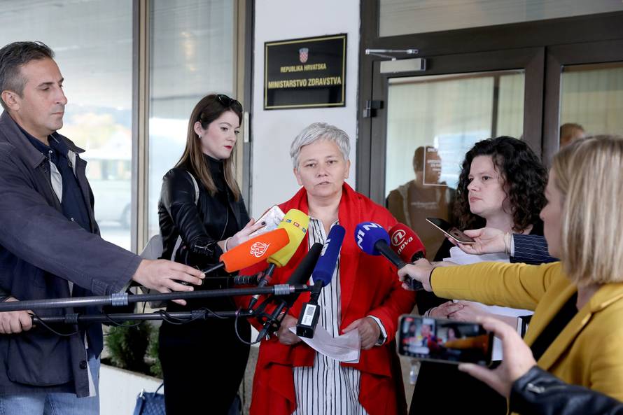 Zagreb: Ministarstvu zdravstva predana potresna svjedoÄanstva Å¾ena