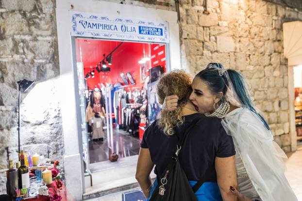 Split: Otvorenje “Vampirica Olja Museuma”