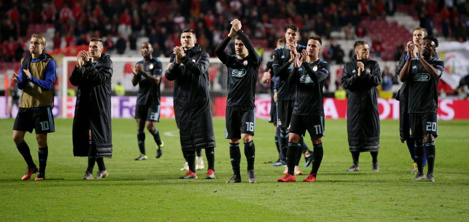 Lisabon: Nakon utakmice Dinamovi igraÄi pozdravili najvjernije navijaÄe