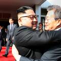 Iznenada se našli Kim i Moon: Svi žele da se summit održi...