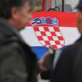 Što Hrvati misle o imigrantima i državnim institucijama? Malo je optimizma pred skore izbore...
