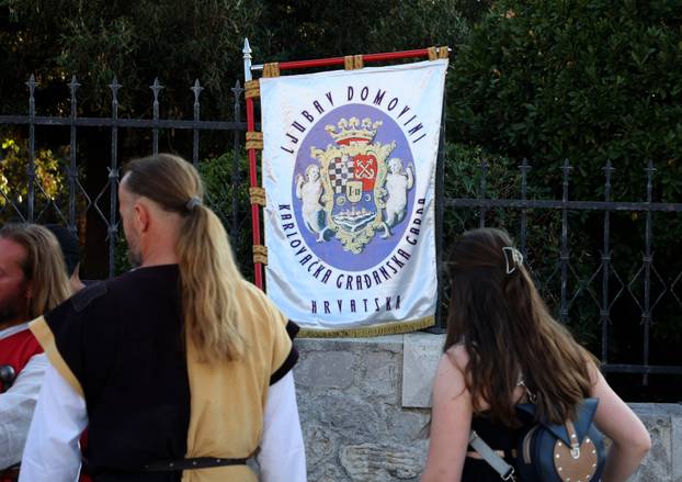 Šibenik: Nakon mimohoda otvoren je 16. Sajam u srednjovjekovnom Šibeniku