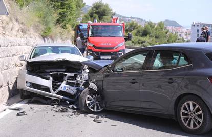 FOTO Teška nesreća kod Splita: Četvero ozlijeđenih u sudaru