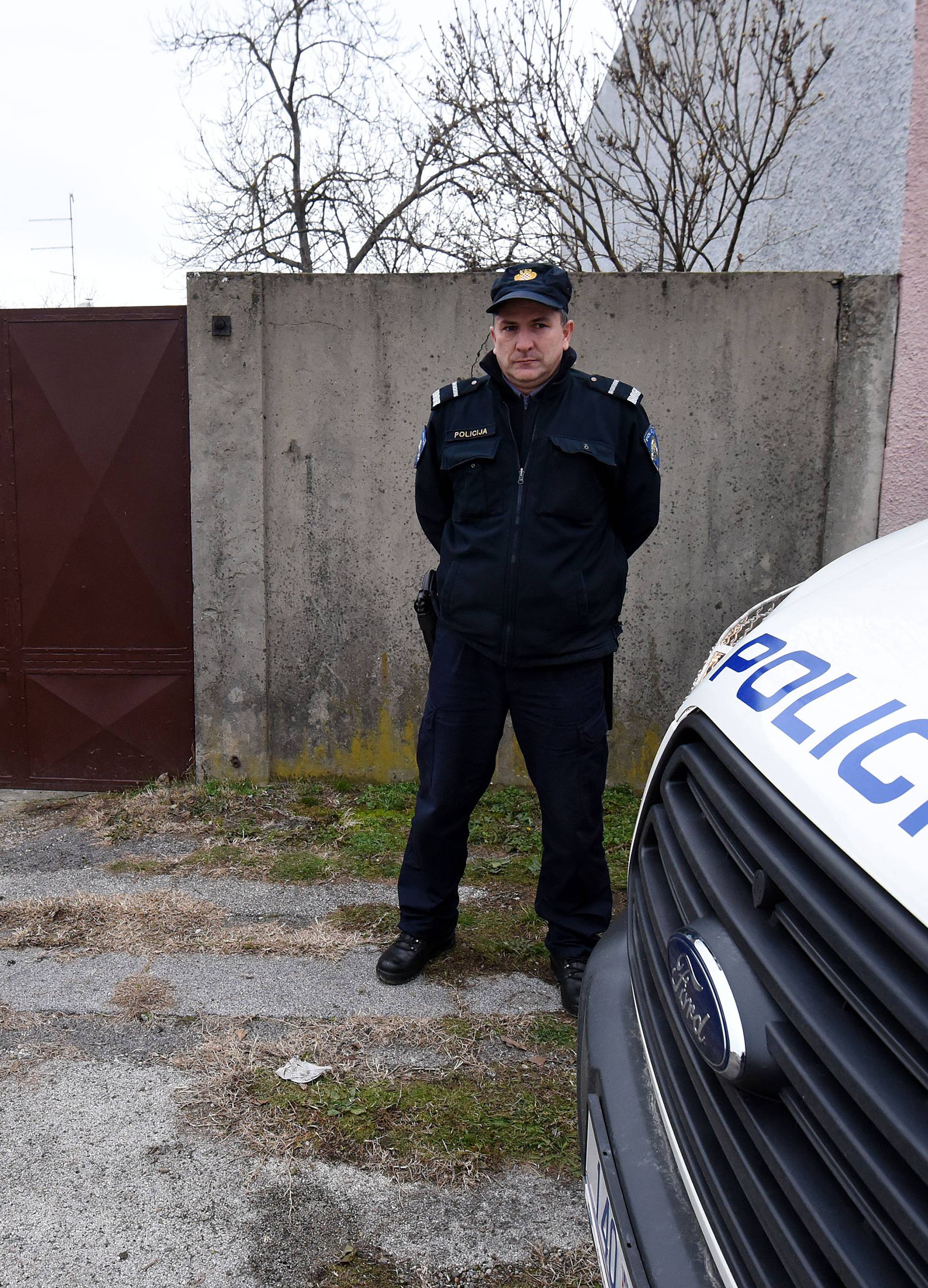 Vatrogasci su izvukli ženu iz požara, ali joj nije bilo pomoći