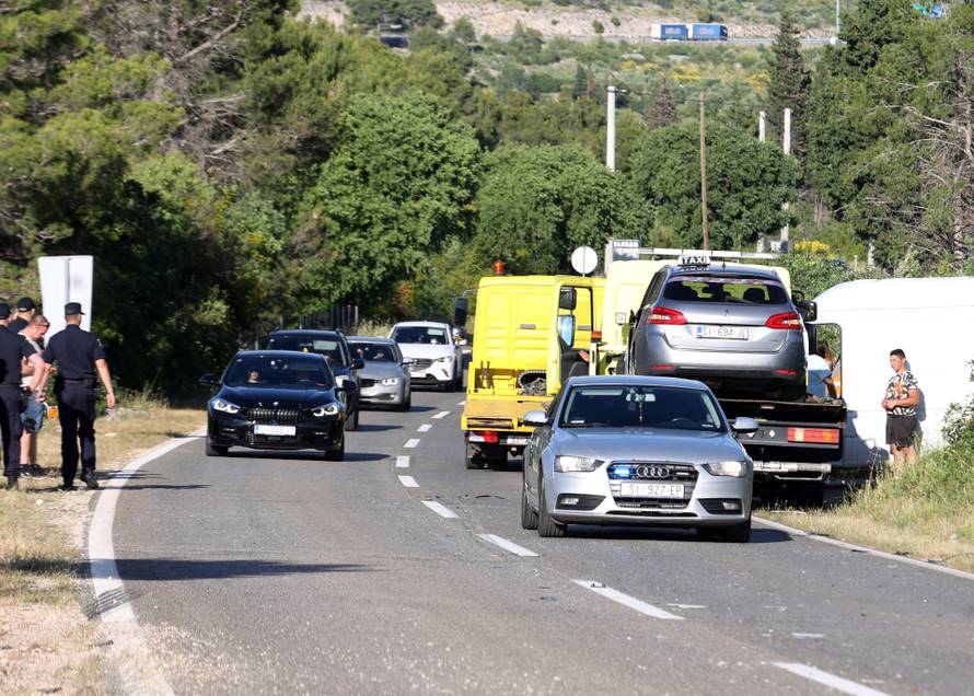 Šibenik: Sudar autobusa i osobnog automobila