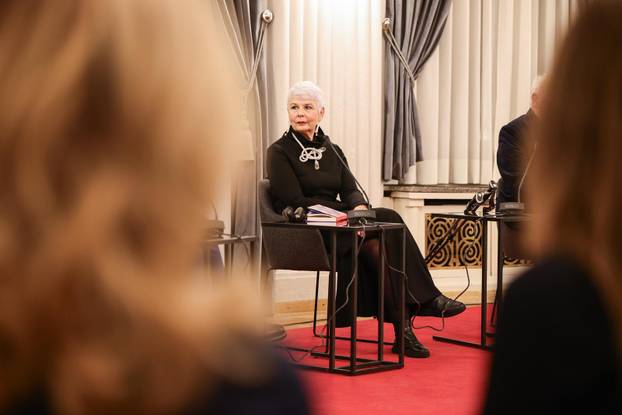 Zagreb: Promocija knjige Žene koje mašu rukama Jadranke Kosor