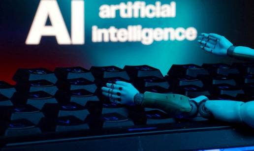 Microsoftov &scaron;ef upozorio: 'AI ima manje propisa od mlijeka'