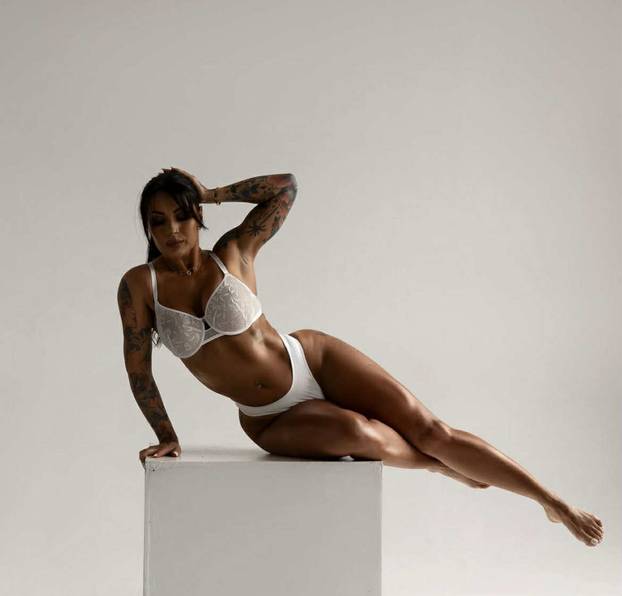 FOTO Superbaka iz Londona: Ljepša sam i uspješnija nego kad sam imala 20 godina!