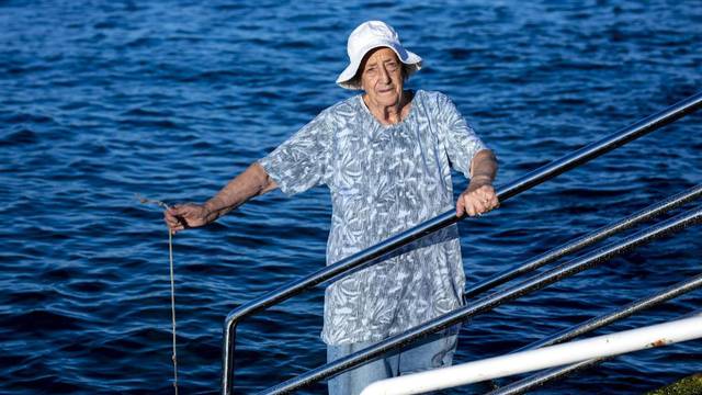 Split: 82-godišnja Ana Vlahovic svaki dan mjeri temperaturu mora