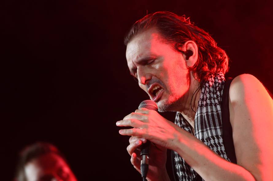 Šibenik: Goran Bare održao koncert na tvrđavi svetog Mihovila