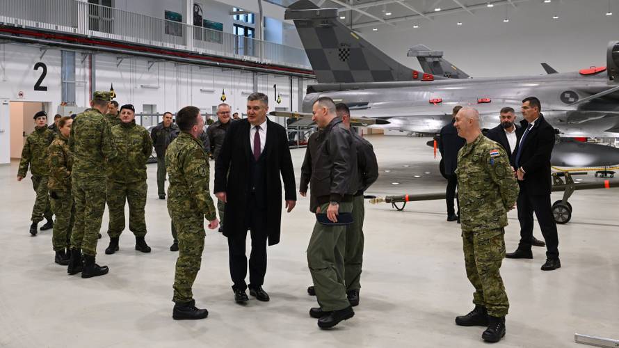 VIDEO Milanović je posjetio vrh HRZ-a, obišao i borbene Rafale