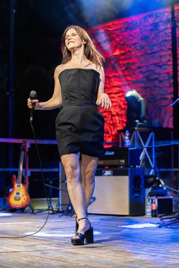 Pula: Vesna Pisarović održala koncert na Kaštelu