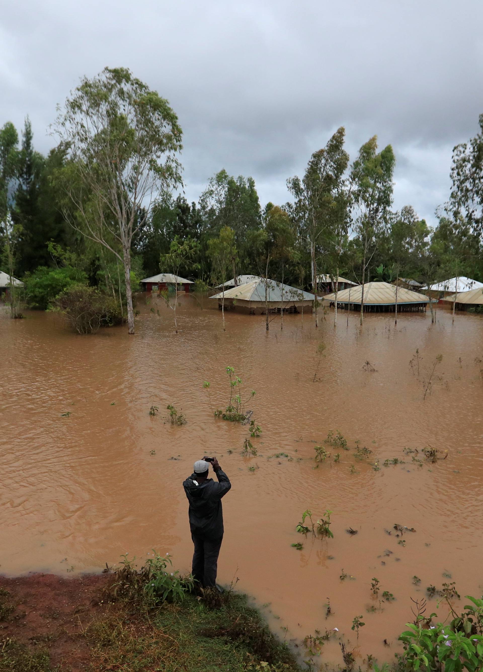 Zbog velikih poplava u Keniji 1.800 ljudi ostalo bez domova