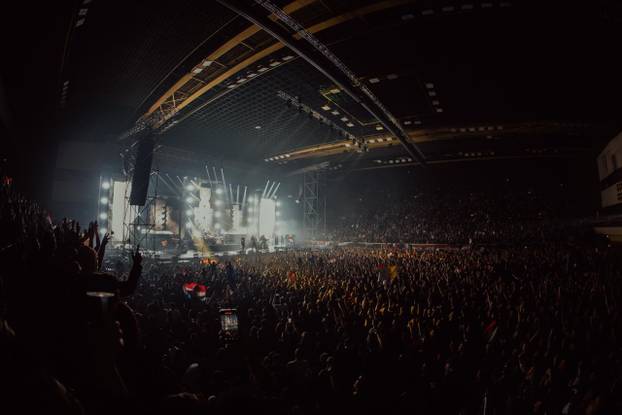 FOTO Pogledajte atmosferu s prvog koncerta Thompsona na prepunim splitskim Gripama