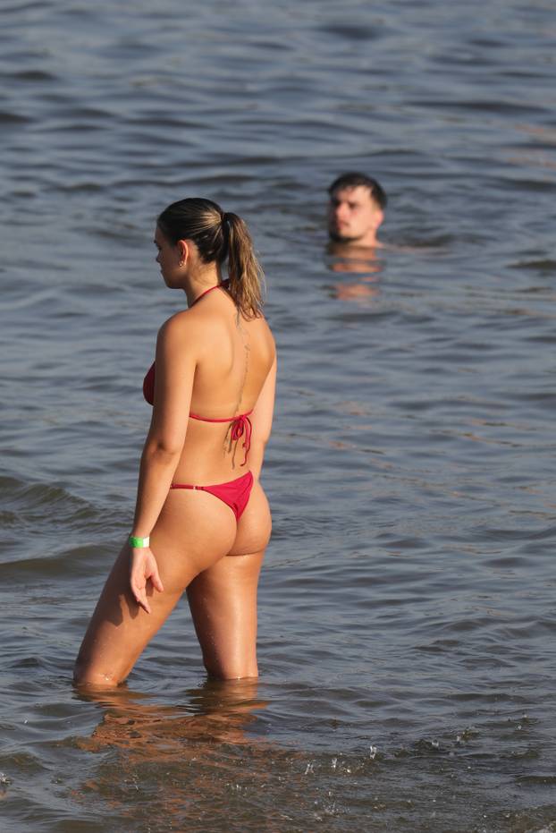 Osječani pronašli rashlađenje u Dravi