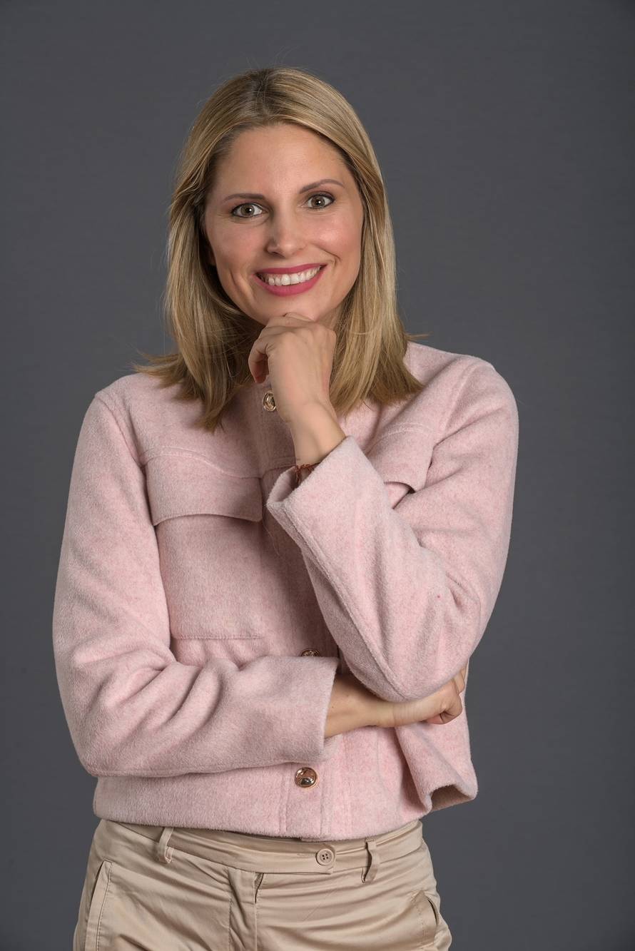 Prugasti badić je još 'in': Nosila ga je Bandićeva desna ruka, a vole ga i Maja, Lille, Liz Hurley