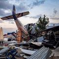 VIDEO Tragedija kod Varšave: Avion se srušio na hangar pun ljudi, najmanje pet poginulih