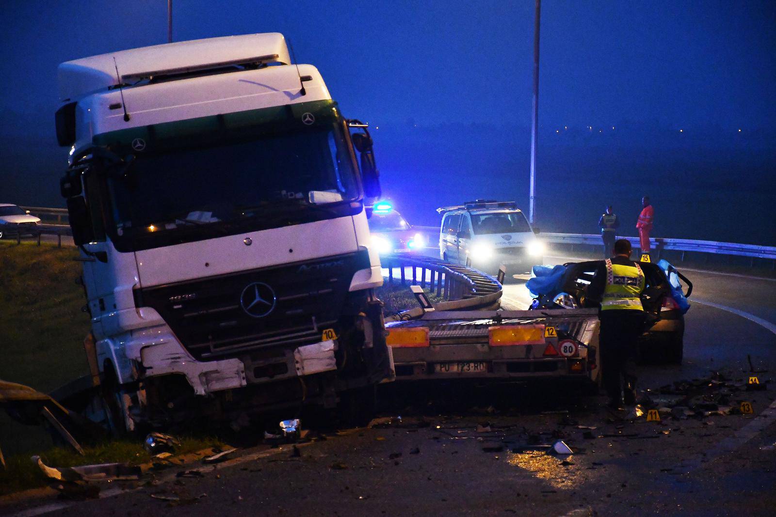 U prometnoj nesreći na autocesti A3 kod Okučana smrtno stradale tri osobe