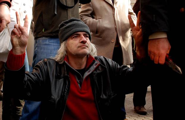 ARHIVA: Zagreb: Na prosvjedu protiv EU policija grubo privela nekolicinu prosvjednika