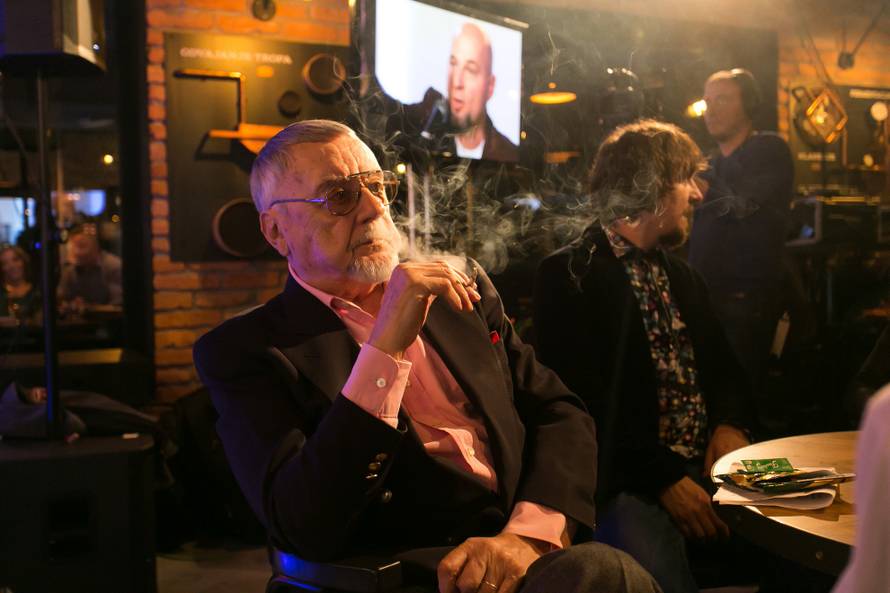 Maksimalno odlično novo mjesto za izlazak i druženje