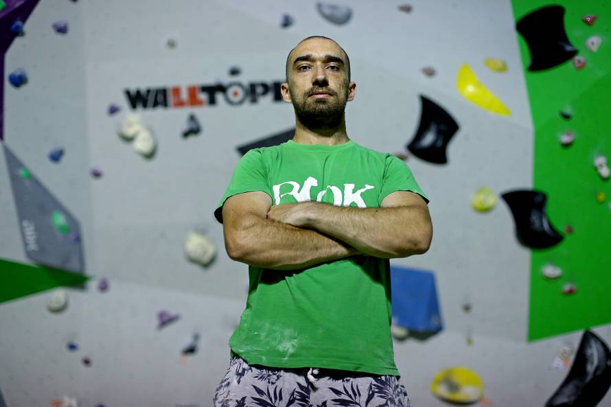 'Djeca su se rugala, prstom su upirali u mene, bilo mi je teško'