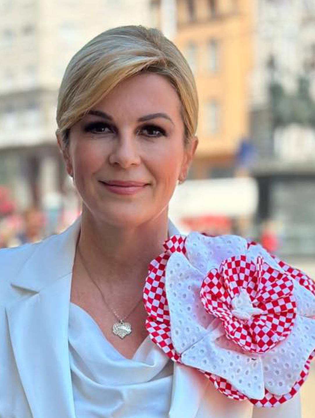 I Kolinda Grabar-Kitarović je uz naše 'vatrene': 'Cijela Hrvatska kuca za vas srcem vatrenim!'